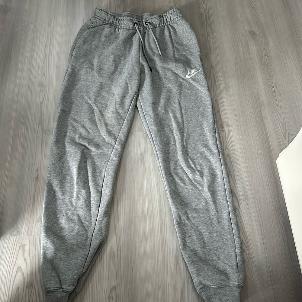 grey nike sweatpants xs
